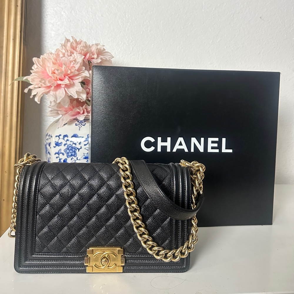 Chanel boy bag in caviar